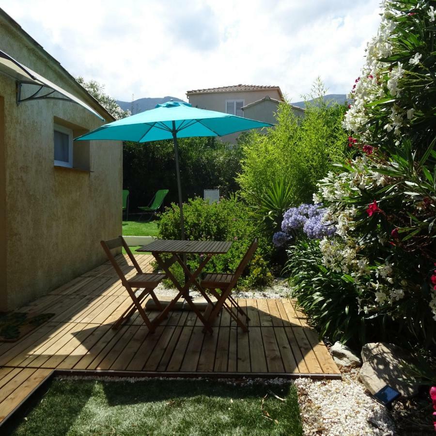 Отель 2 Pieces Independant Avec Son Jardinet Prive Борго Экстерьер фото